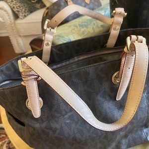 Michael Khors monogram tote laptop bag